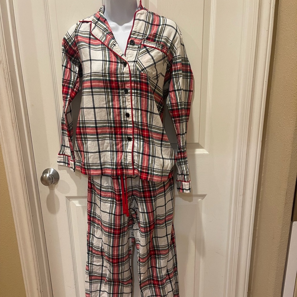 Wondershop Women’s Plaid Pajama Set - Red, Black, and White